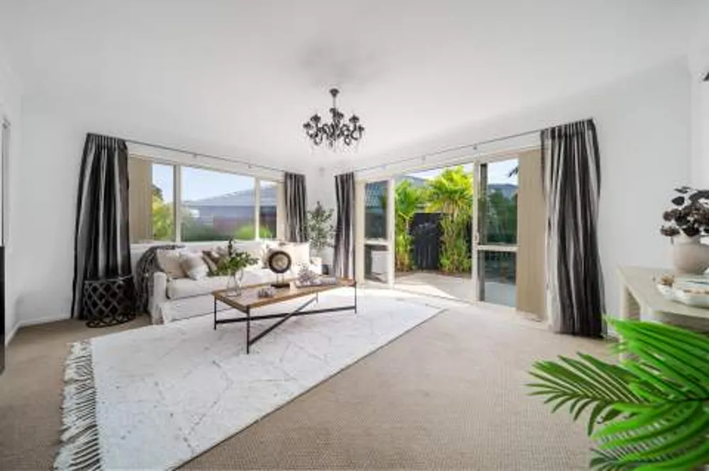 Photos of 657 Gloucester Road