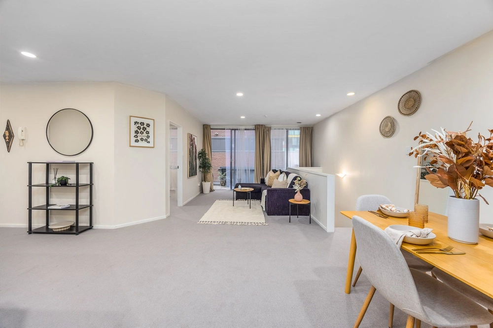 Photos of 72 Wellesley Street West