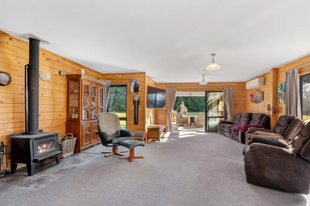 Photos of 1824 Pole Road