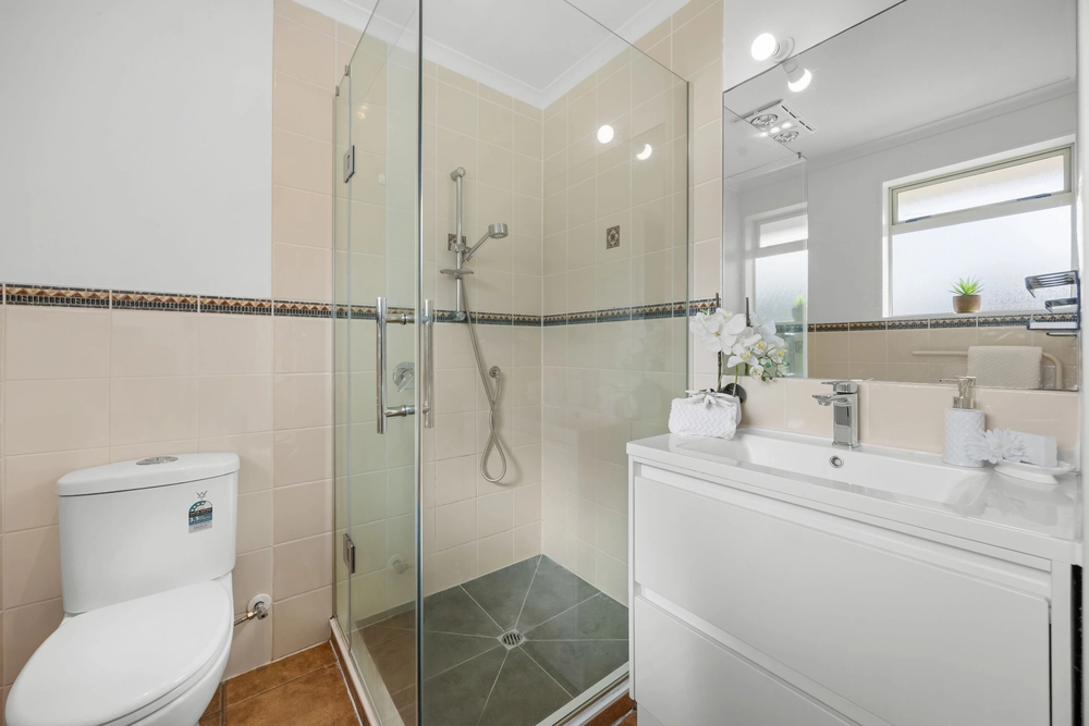 Photos of 553 Chapel Road