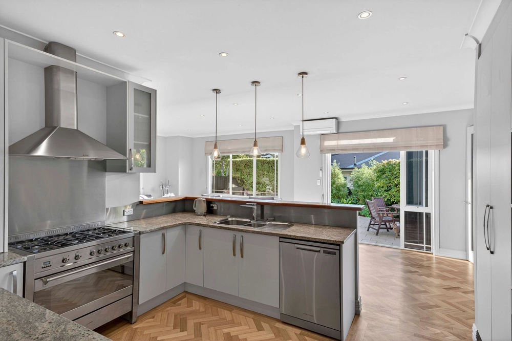 Photos of 15 Kenny Road
