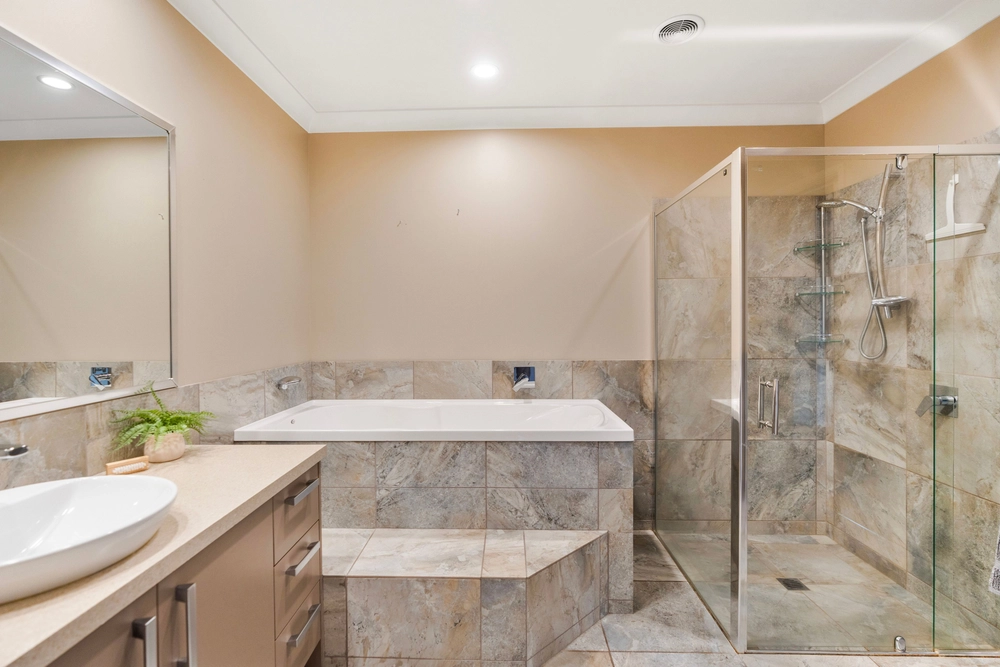 Photos of 16 Bernice Crescent