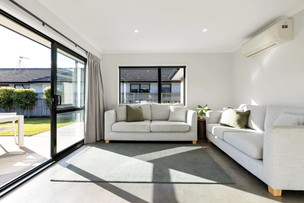 Photos of 23 Kingdon Street