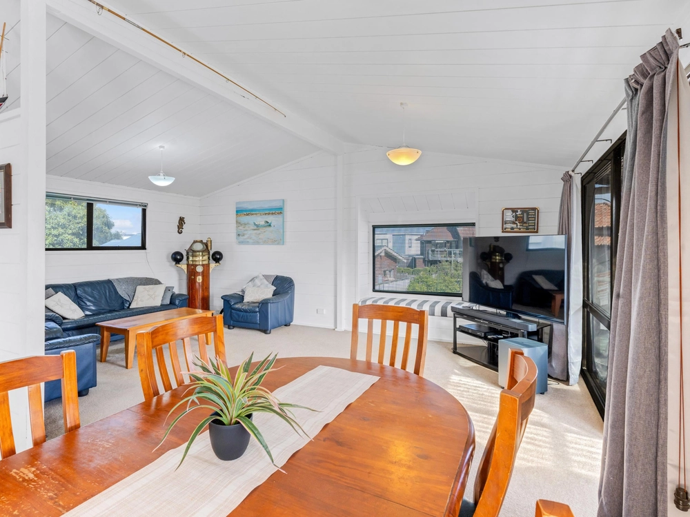 Photos of 3 Hattaway Avenue