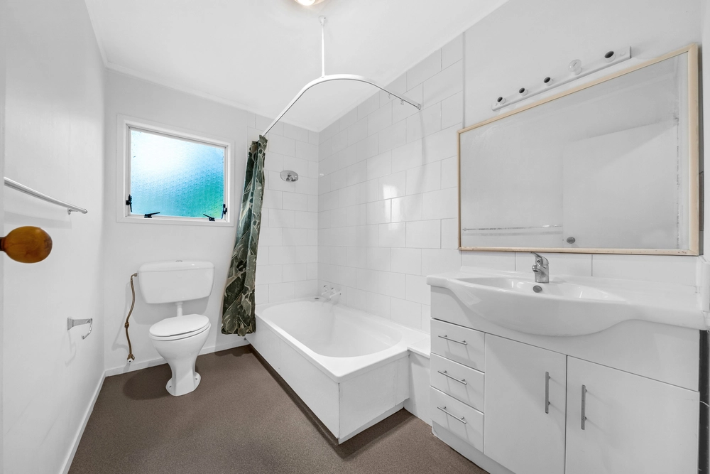 Photos of 11 Hughes Terrace
