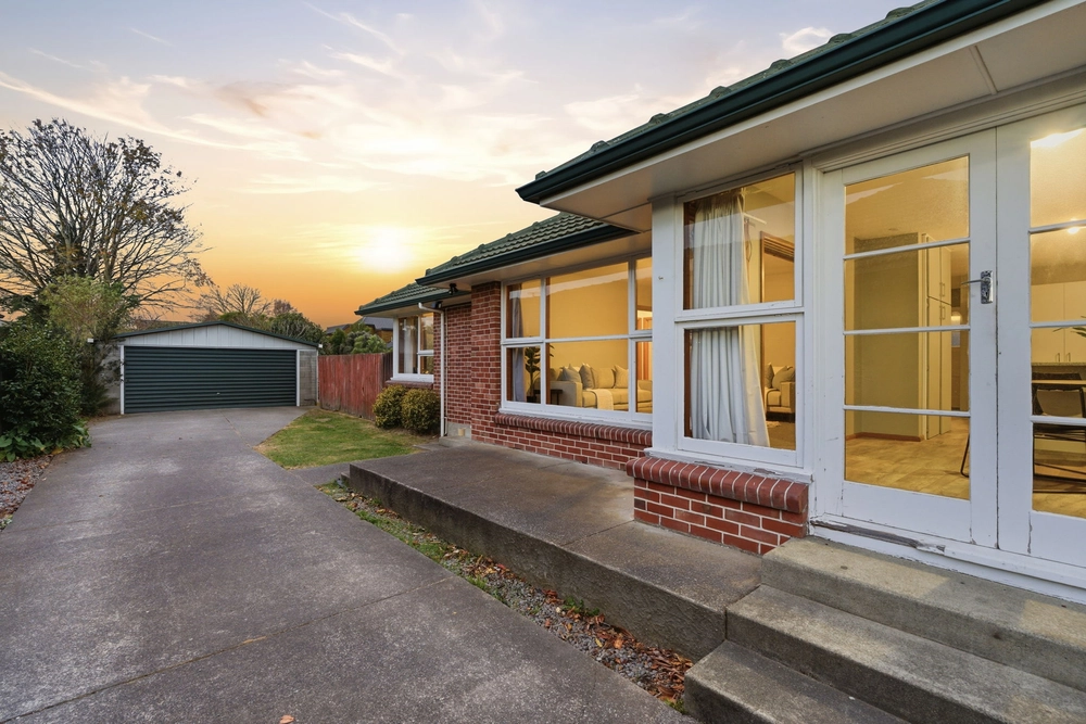 Photos of 50 Staveley Street