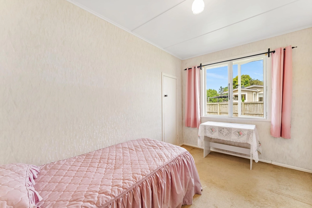 Photos of 94 Wilson Road South