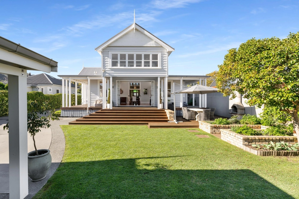 Photos of 107 Rolleston Street