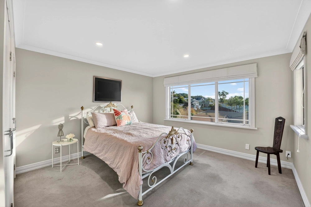 Photos of 15 Kenny Road