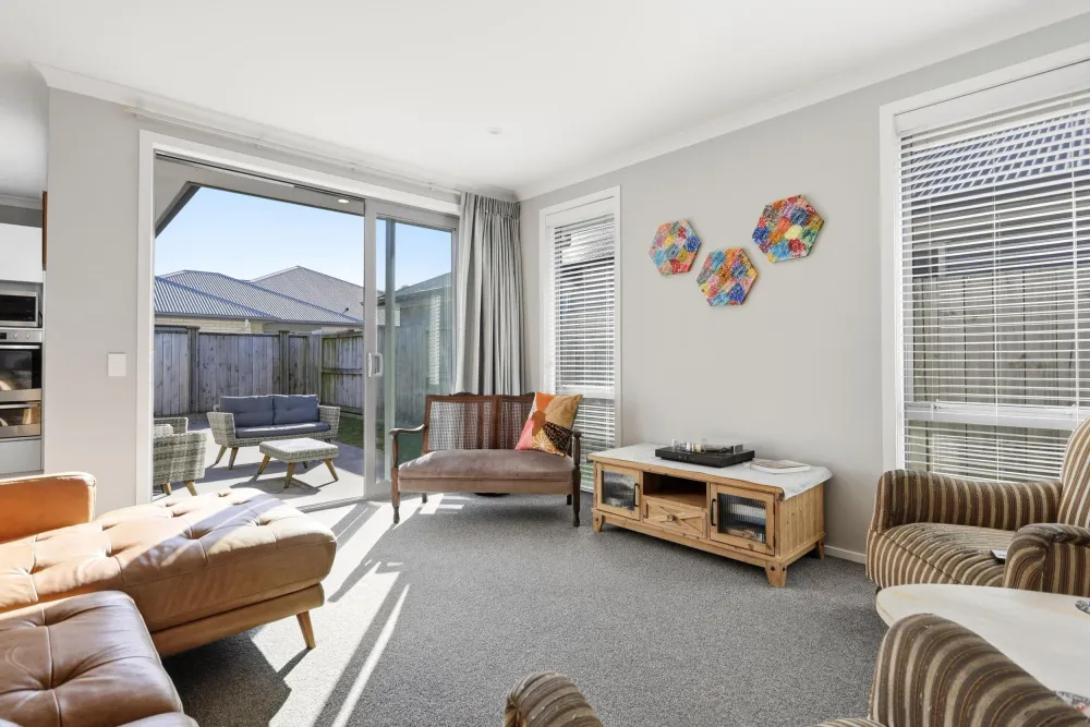 Photos of 6 Cassinia Close