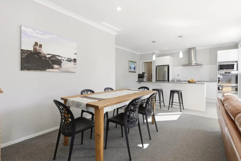 Photos of 6 Cassinia Close