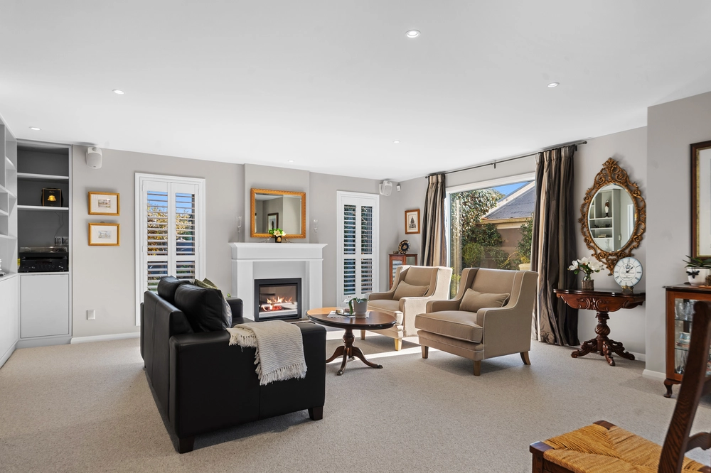 Photos of 20 Thornycroft Street