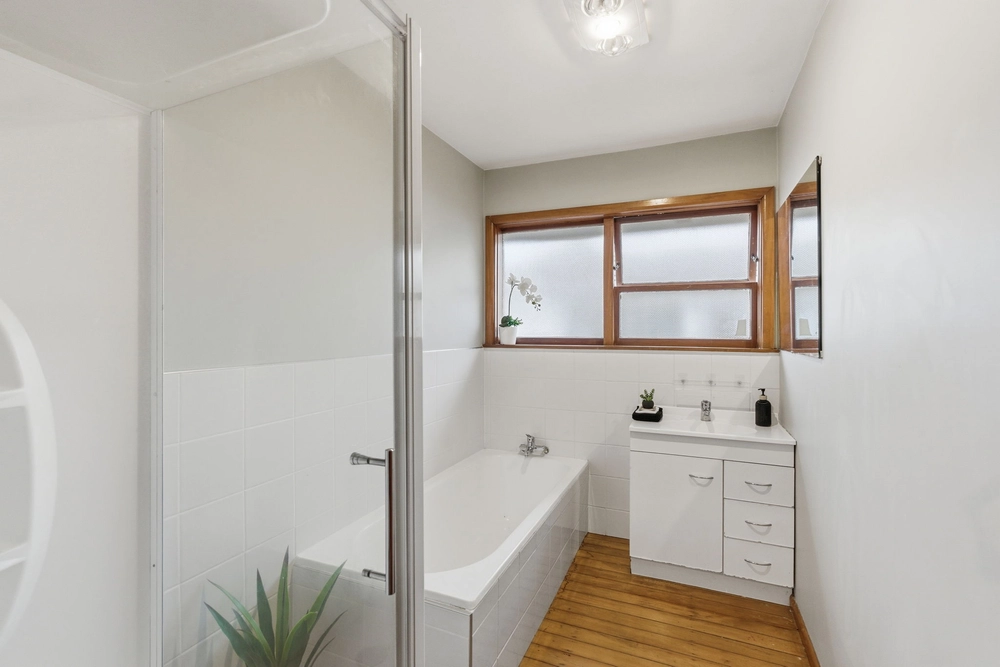 Photos of 50 Staveley Street