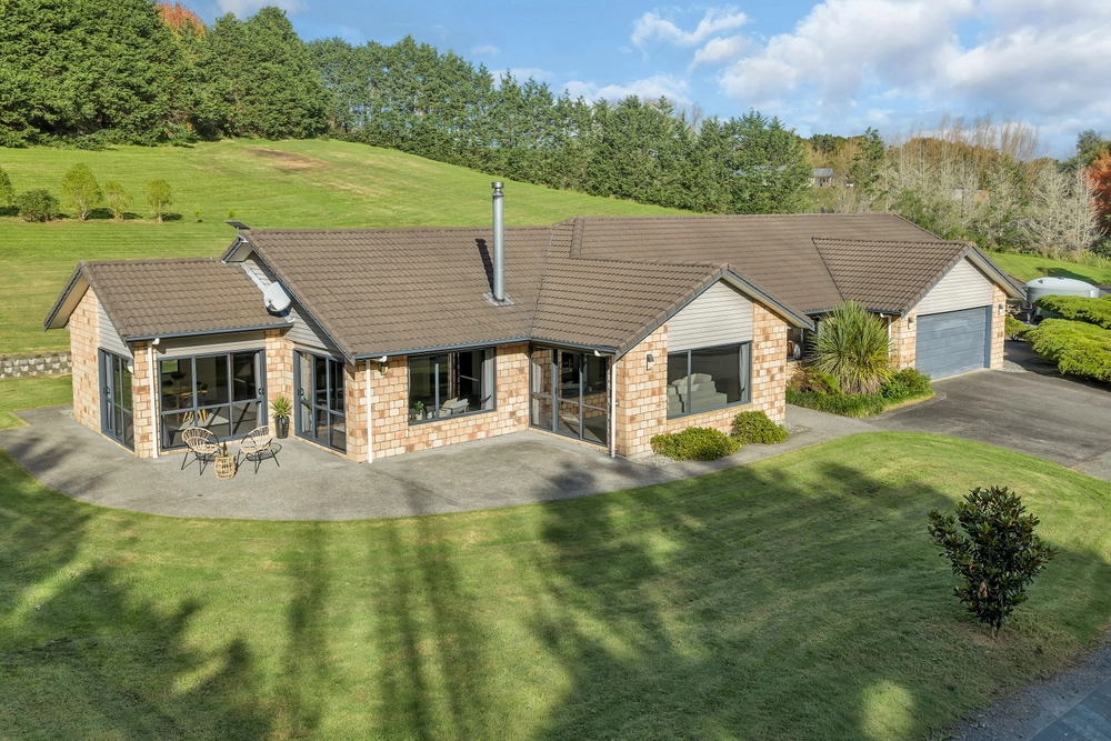 Photos of 43 Roydon Drive