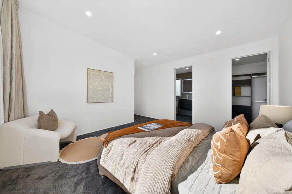 Photos of 39B Waiatarua Road