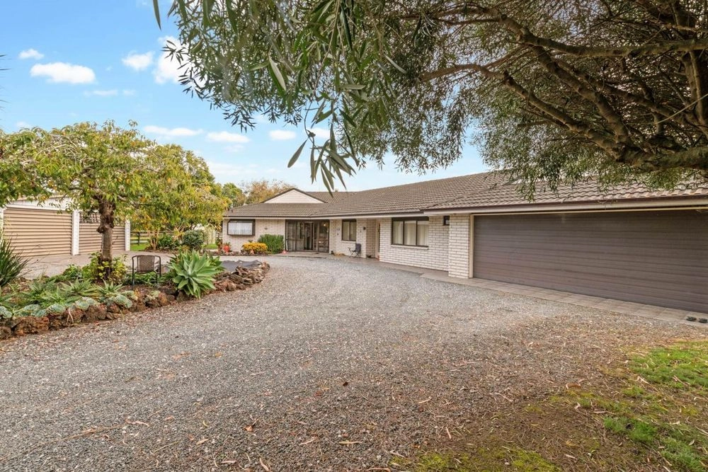 Photos of 80 Oira Road