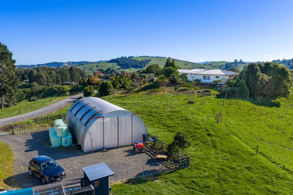 Photos of Unit 3, 957 Taotaoroa Road
