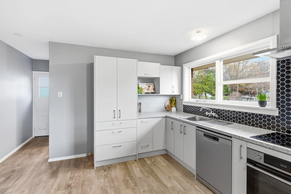Photos of 50 Staveley Street