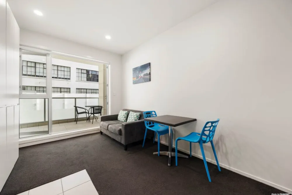 Photos of 210/85 Beach Road
