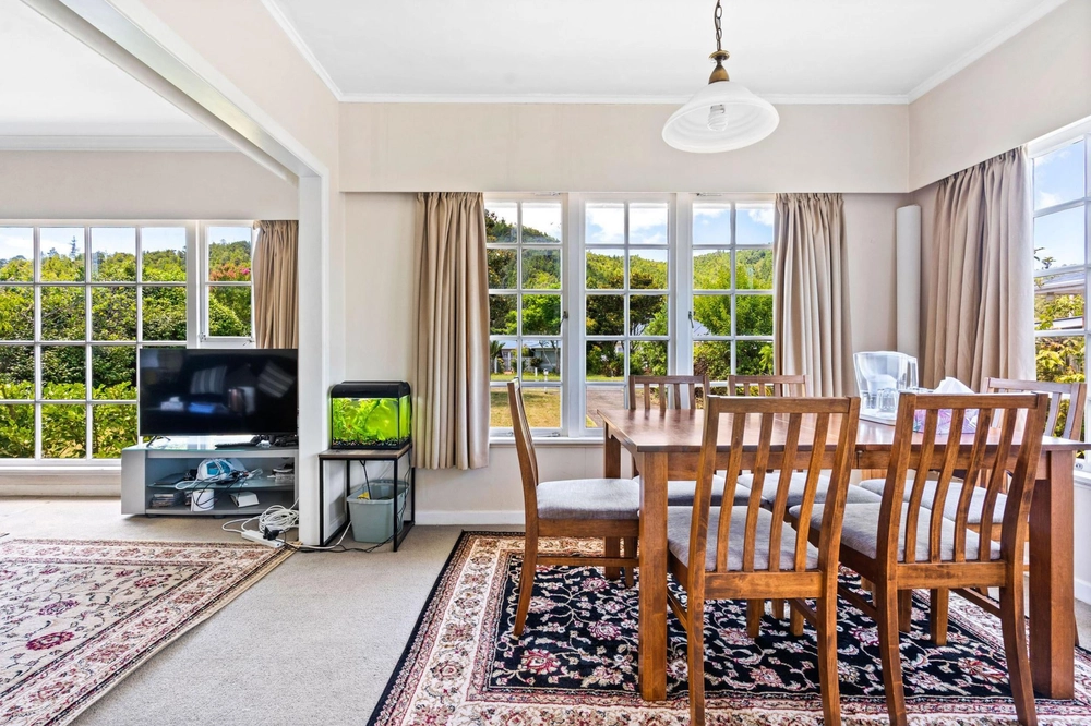 Photos of 24 Lovatt Crescent