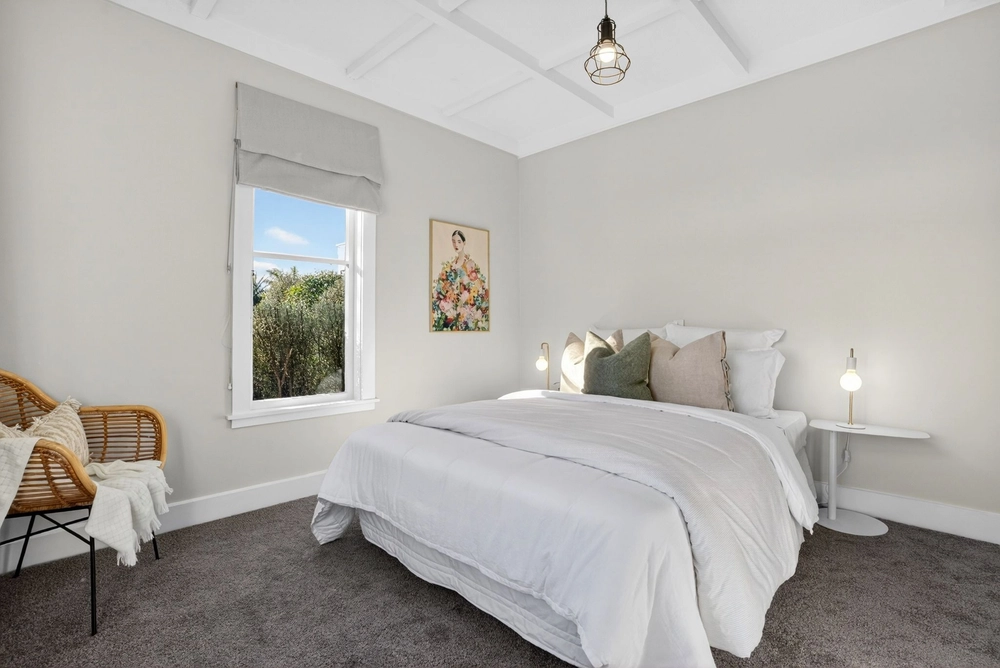 Photos of 9 Woodhouse Road