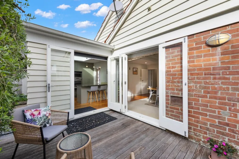 Photos of 6 Queensway
