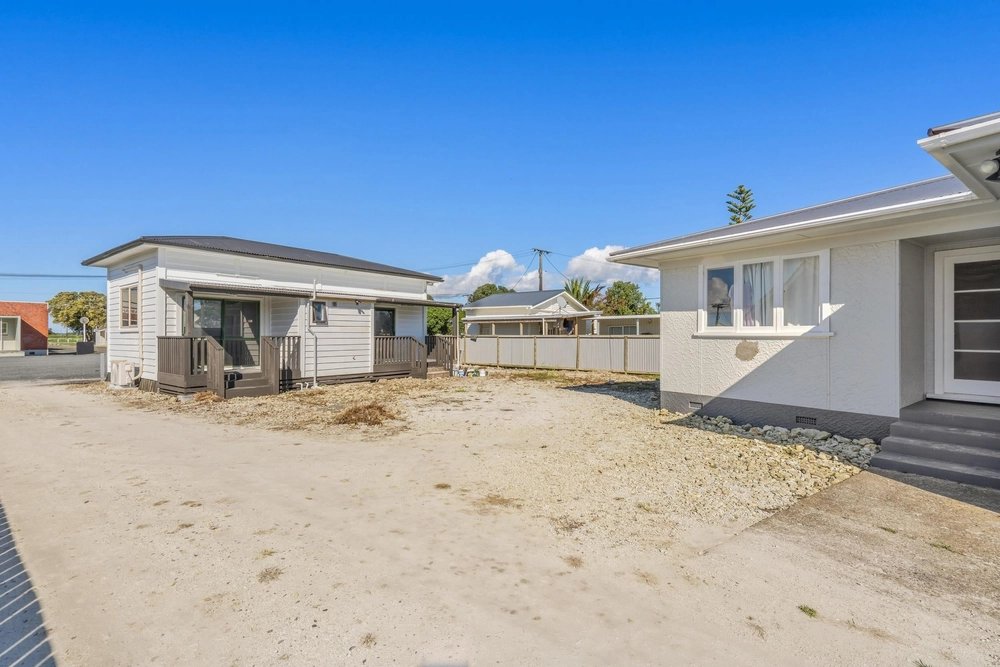 Photos of 16 Ruawai Wharf Road