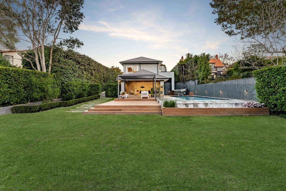 Photos of 12 Woodley Avenue