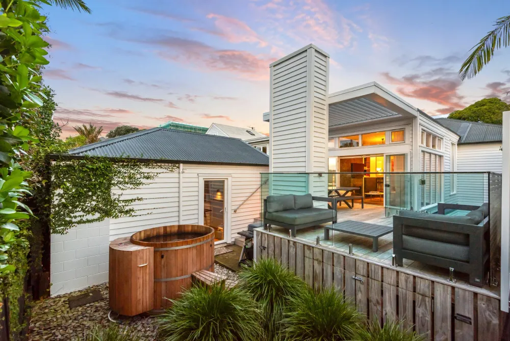 Photos of 17 Pompallier Terrace