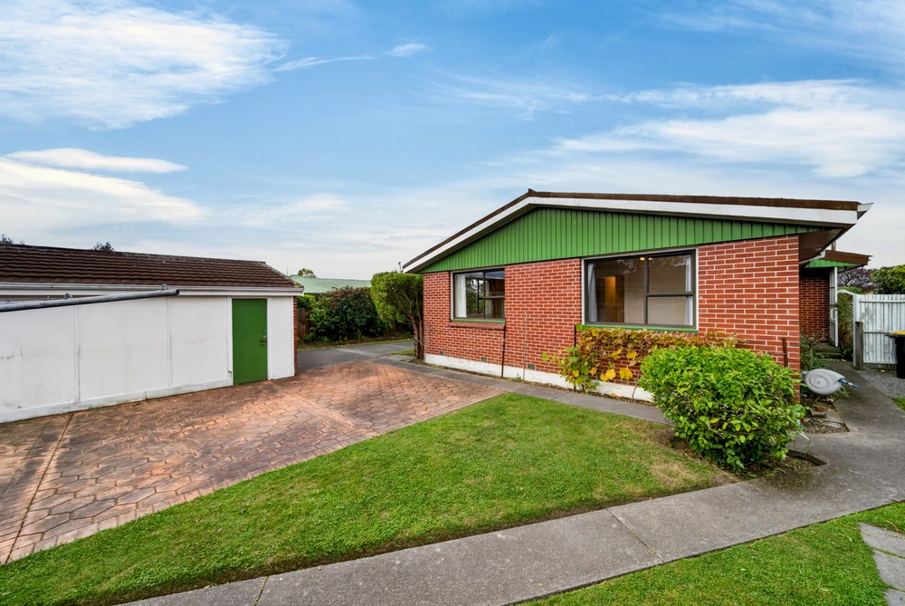 Photos of 70 Toorak Avenue