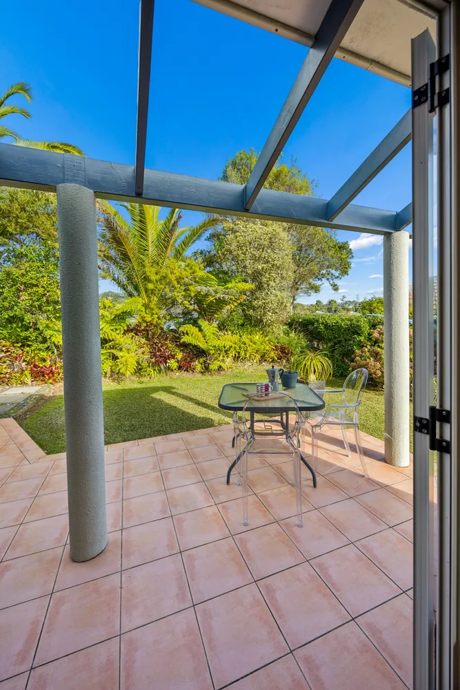 Photos of 25 Woodfern Crescent