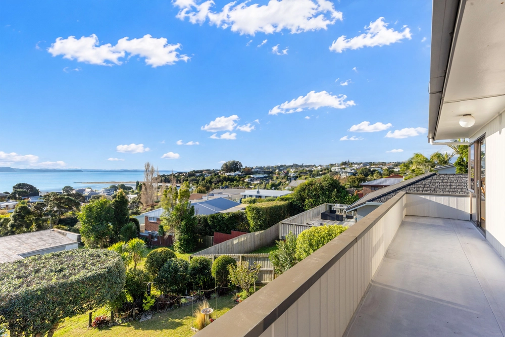 Photos of 952B Whangaparaoa Road