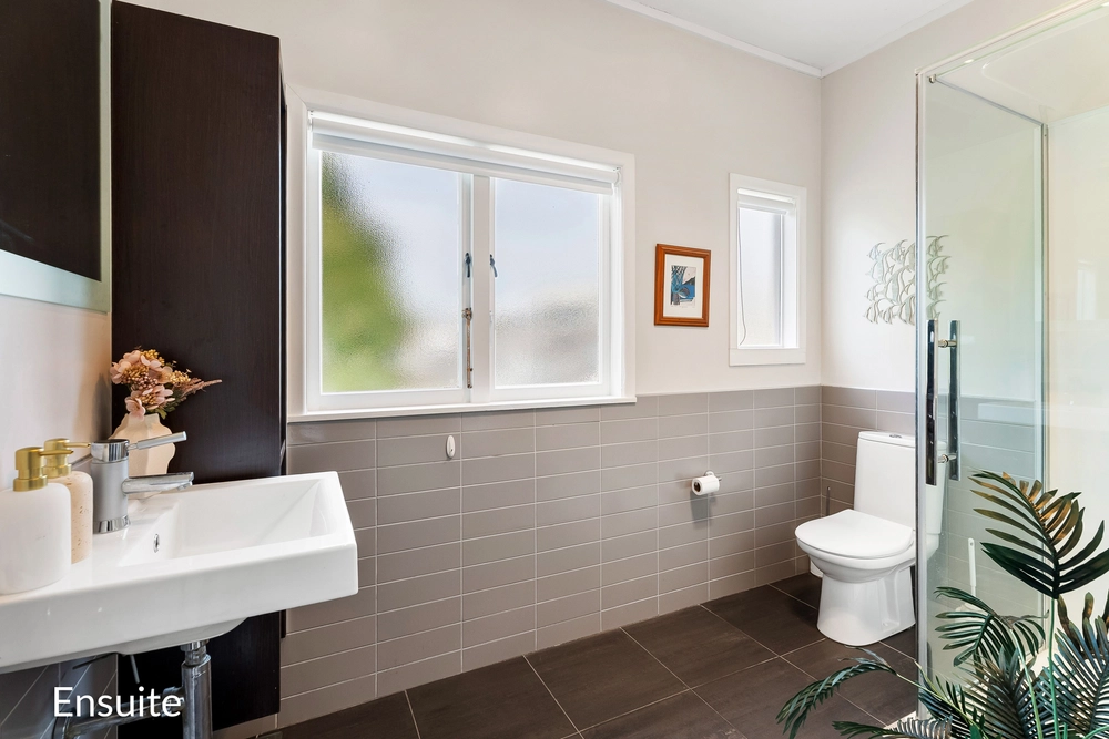 Photos of 19 Riddell Road