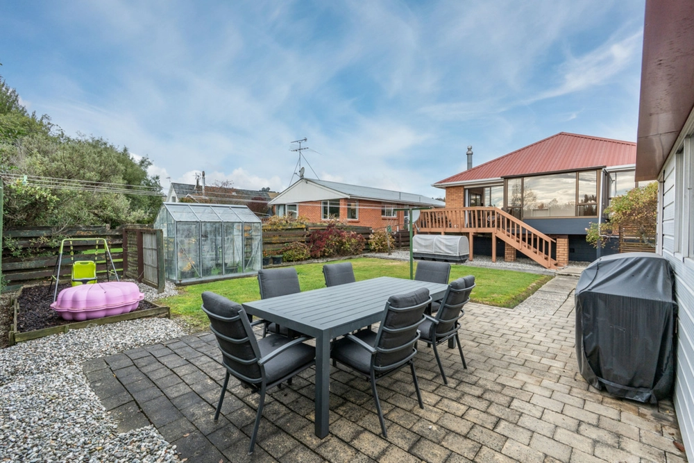 Photos of 47 Kinmont Crescent