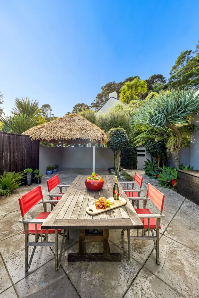 Photos of 25 Woodfern Crescent