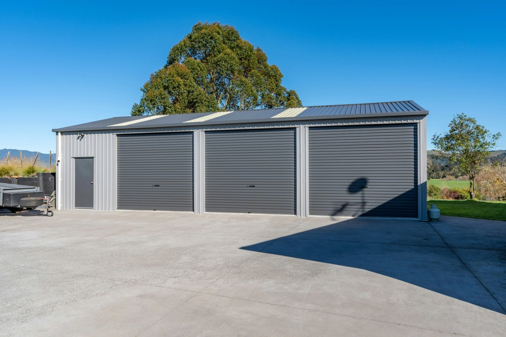 Photos of 1524 Te Pahu Road