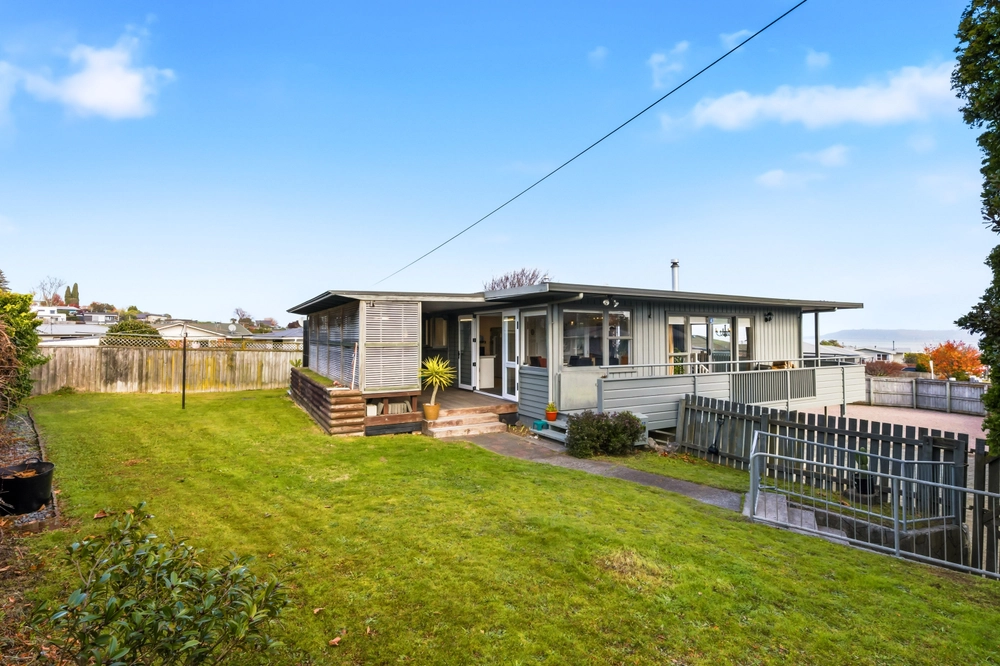 Photos of 42 Ngamotu Road