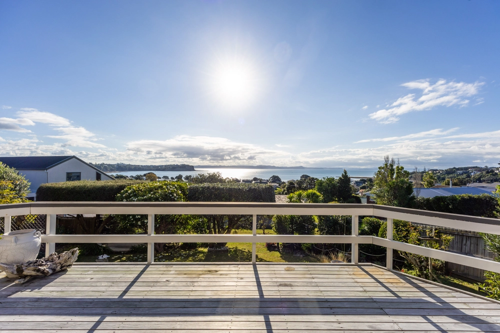 Photos of 952B Whangaparaoa Road