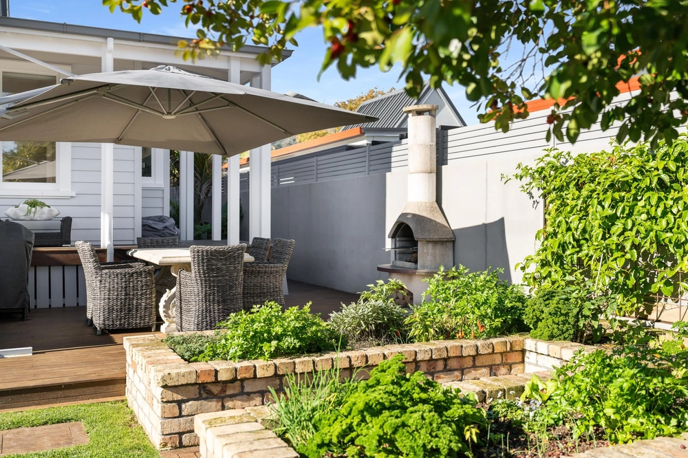 Photos of 107 Rolleston Street
