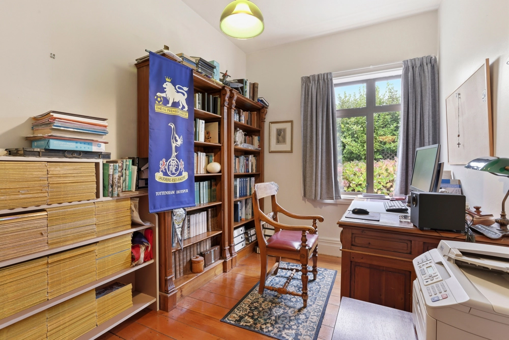 Photos of 47 Pitcairn Crescent