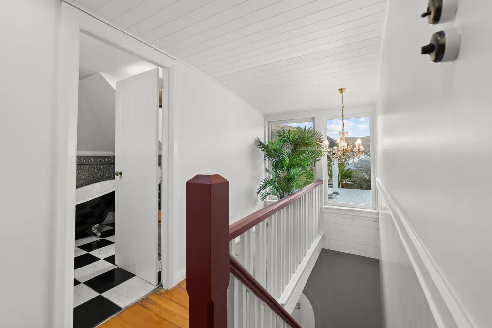 Photos of 122 Esplanade