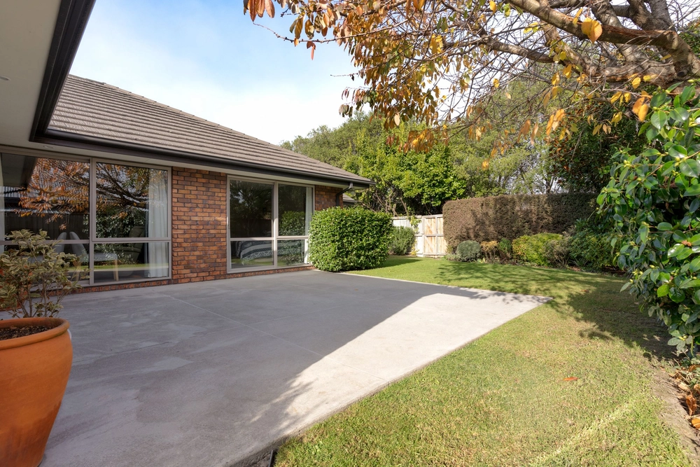 Photos of 8 Saddleback Green