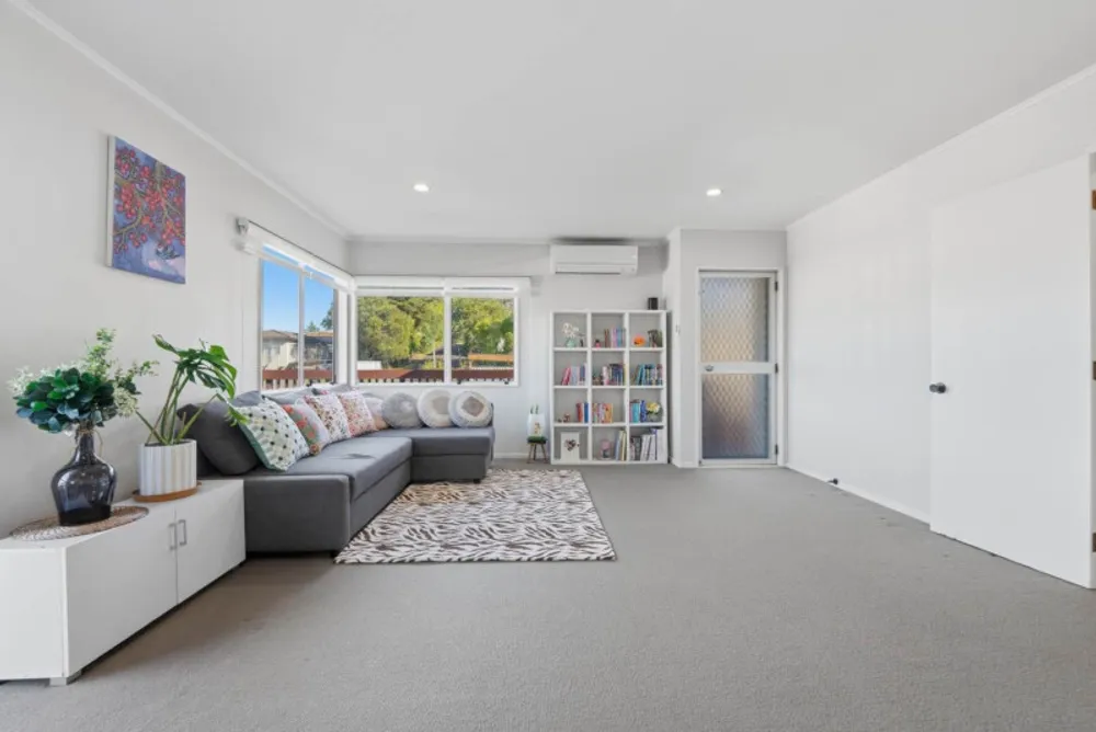 Photos of 1/17 Lambrown Drive