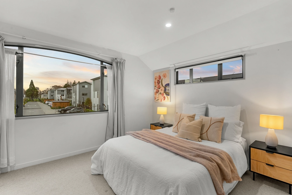 Photos of 70 Wharenui Road