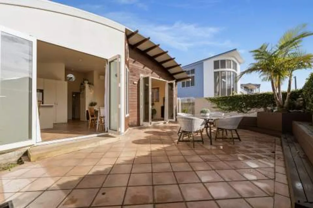 Photos of 1028A Papamoa Beach Road