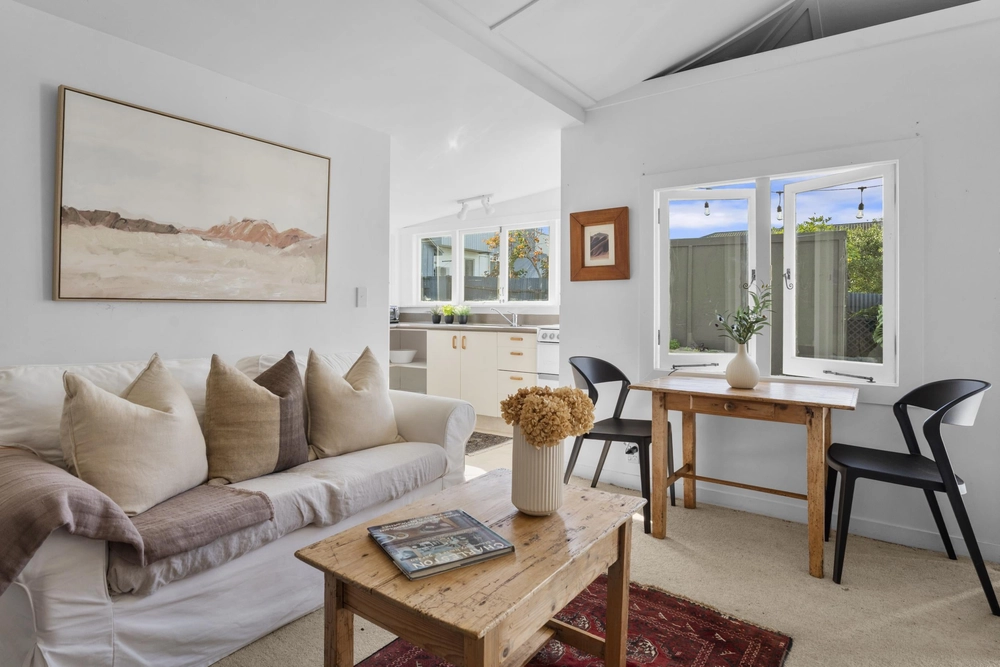 Photos of 2 Seabreeze Road