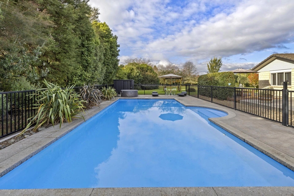Photos of 46 Glen Ida Way