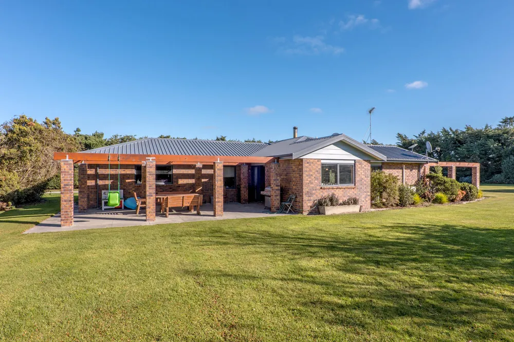 Photos of 1824 Pole Road