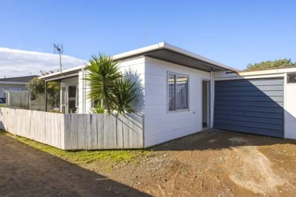 Photos of 295B Dickson Road
