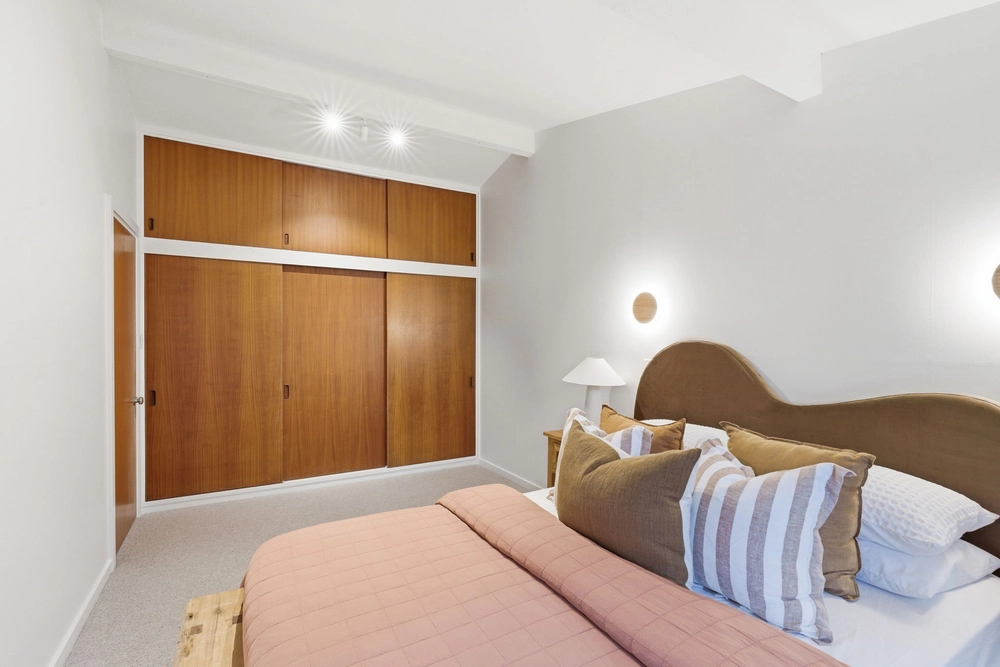 Photos of 21 Gunns Crescent